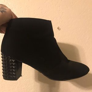 Heeled boots